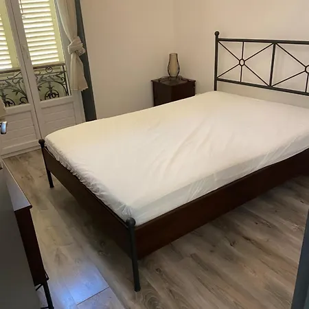 Au Cœur Du Vieil Appartement Antibes